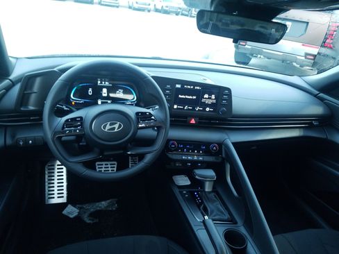 New 2026 Hyundai Elantra Sport FWD image 18