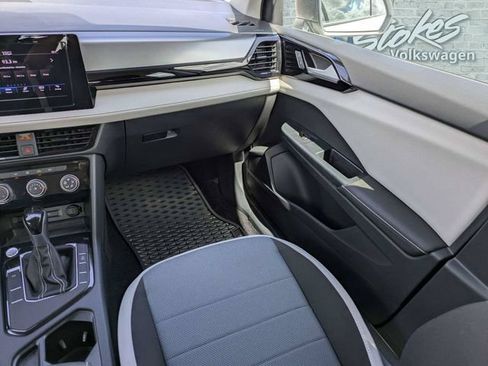 Certified 2025 Volkswagen Taos S FWD image 17
