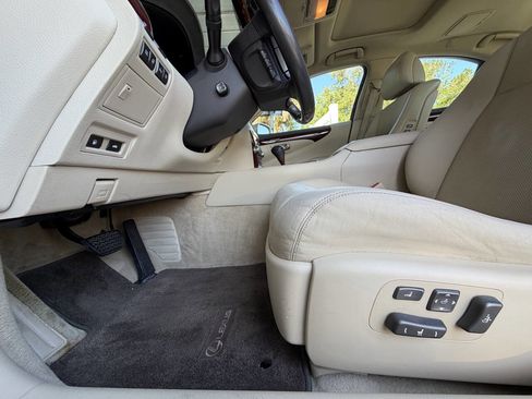 Used 2012 Lexus LS 460 w/ Comfort Pkg image 11