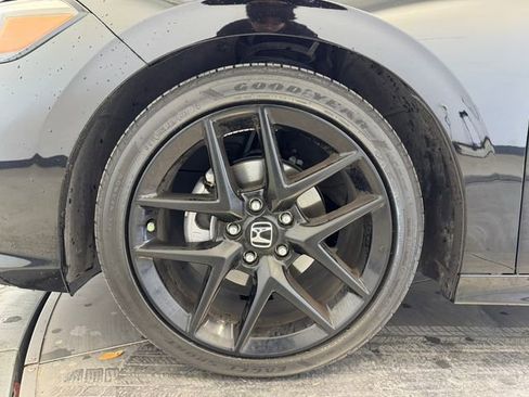 Used 2025 Honda Civic Sport image 10
