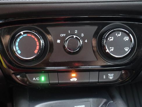 Used 2020 Honda HR-V LX image 18
