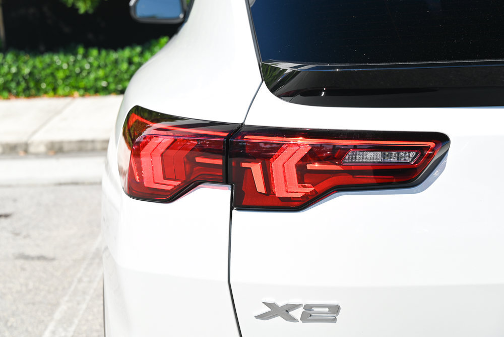 Used 2025 BMW X2 xDrive28i AWD/4WD image 11