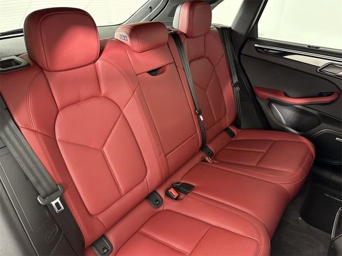 Certified 2021 Porsche Macan S image 23