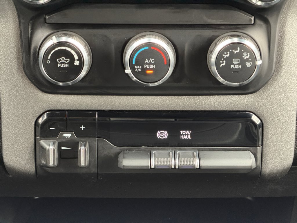 Used 2024 RAM 2500 Big Horn AWD/4WD image 28