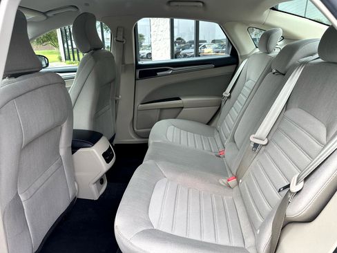 Used 2019 Ford Fusion SE image 13