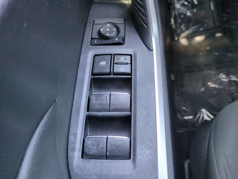 Used 2022 Toyota RAV4 XLE FWD image 21