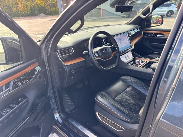 Used 2024 Jeep Grand Wagoneer L Series III AWD/4WD image 16