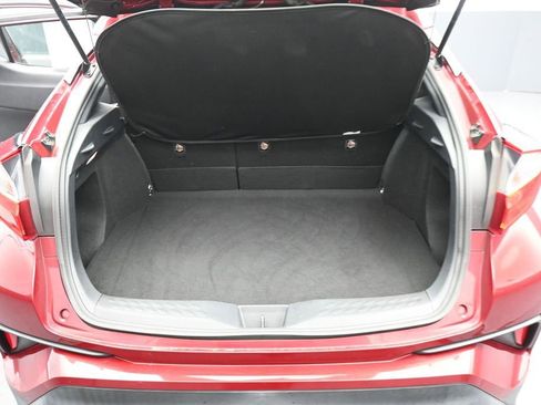 Used 2018 Toyota C-HR XLE FWD image 22