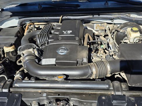 Used 2015 Nissan Frontier PRO-4X w/ Pro-4x Luxury Package image 9