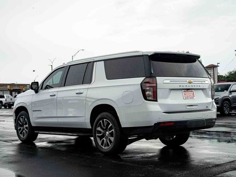 Used 2021 Chevrolet Suburban LT RWD image 3