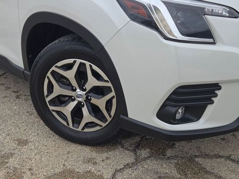Used 2024 Subaru Forester Premium image 3