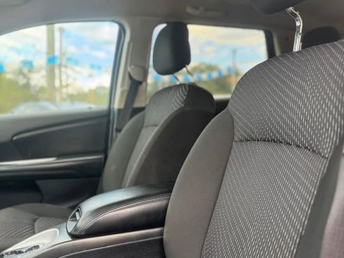 Used 2020 Dodge Journey SE w/ SE Popular Equipment Group FWD image 9