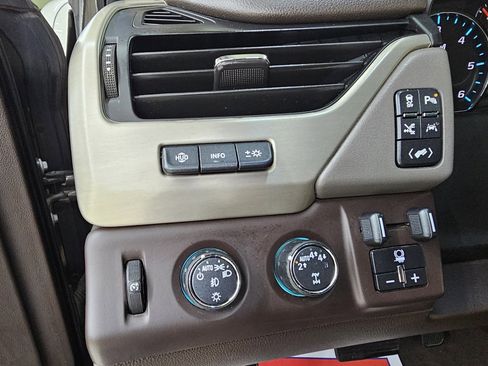 Used 2019 GMC Yukon XL Denali w/ Open Road Package image 37