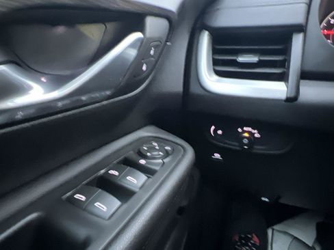 Certified 2022 GMC Terrain SLE w/ Driver Convenience Package image 18