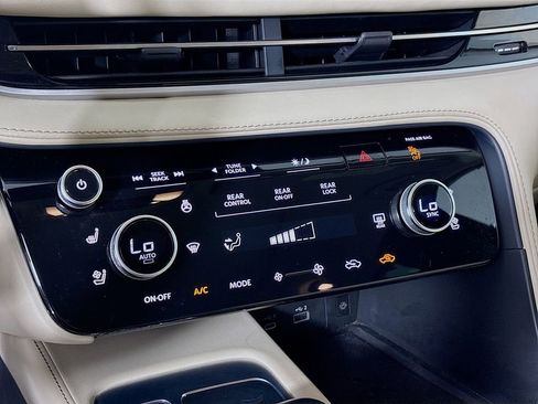 Used 2023 INFINITI QX60 Luxe w/ Vision Package AWD/4WD image 18
