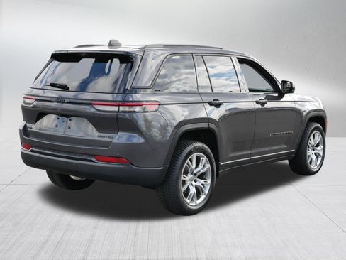 Used 2023 Jeep Grand Cherokee Limited w/ Luxury Tech Group II AWD/4WD image 7