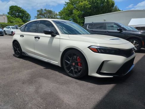 Used 2023 Honda Civic Type R image 1