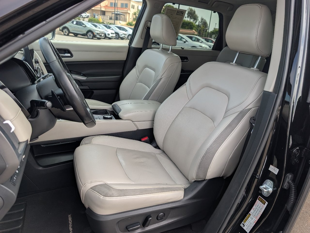 Used 2022 Nissan Pathfinder SL w/ SL Premium Package AWD/4WD image 2