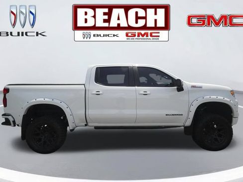 Used 2022 Chevrolet Silverado 1500 RST w/ Convenience Package II AWD/4WD image 2