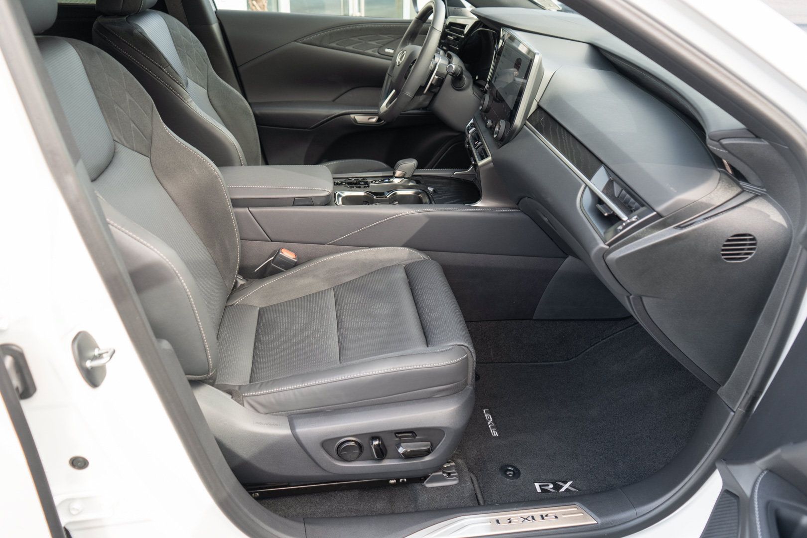 Used 2026 Lexus RX 350 AWD w/ Convenience Package image 37