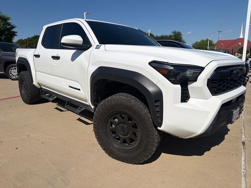 Used 2024 Toyota Tacoma TRD Off-Road AWD/4WD image 12