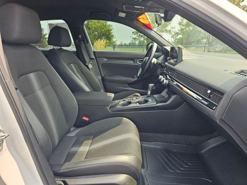 Used 2023 Honda Civic Sport image 10