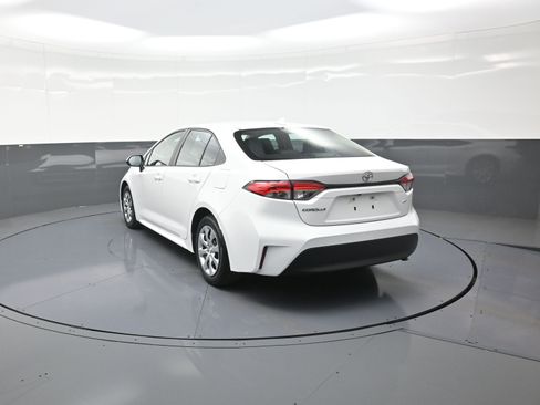 Used 2023 Toyota Corolla LE image 5