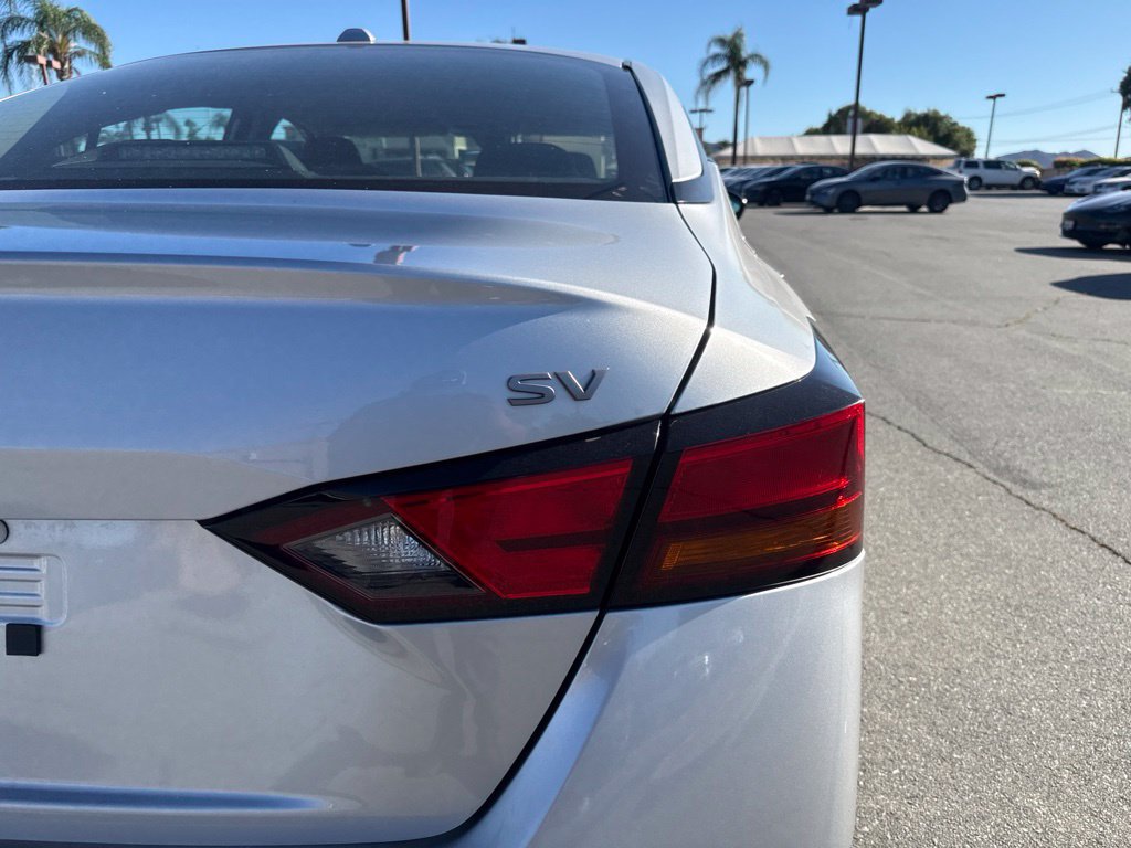 Used 2024 Nissan Altima 2.5 SV FWD image 8