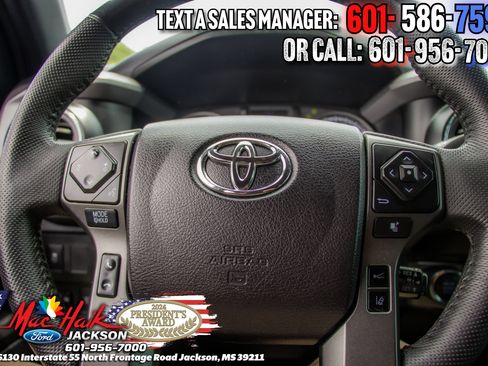 Used 2021 Toyota Tacoma TRD Off-Road w/ Technology Package AWD/4WD image 12