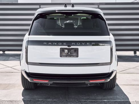 Used 2025 Land Rover Range Rover SE AWD/4WD image 13