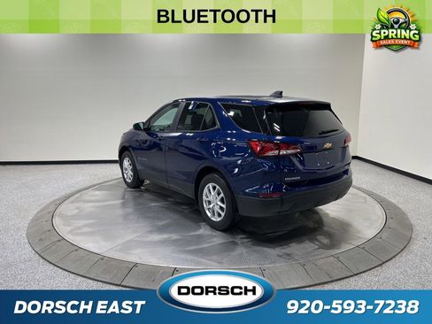 Used 2023 Chevrolet Equinox LS w/ LS Convenience Package image 2