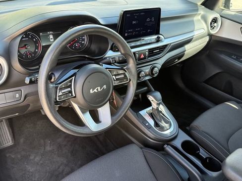 Used 2023 Kia Forte LXS FWD image 9