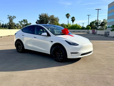 Used 2022 Tesla Model Y Performance AWD/4WD image 11