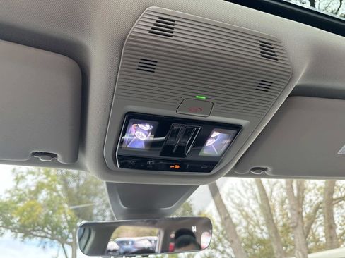 New 2026 Volkswagen Atlas Peak Edition image 17