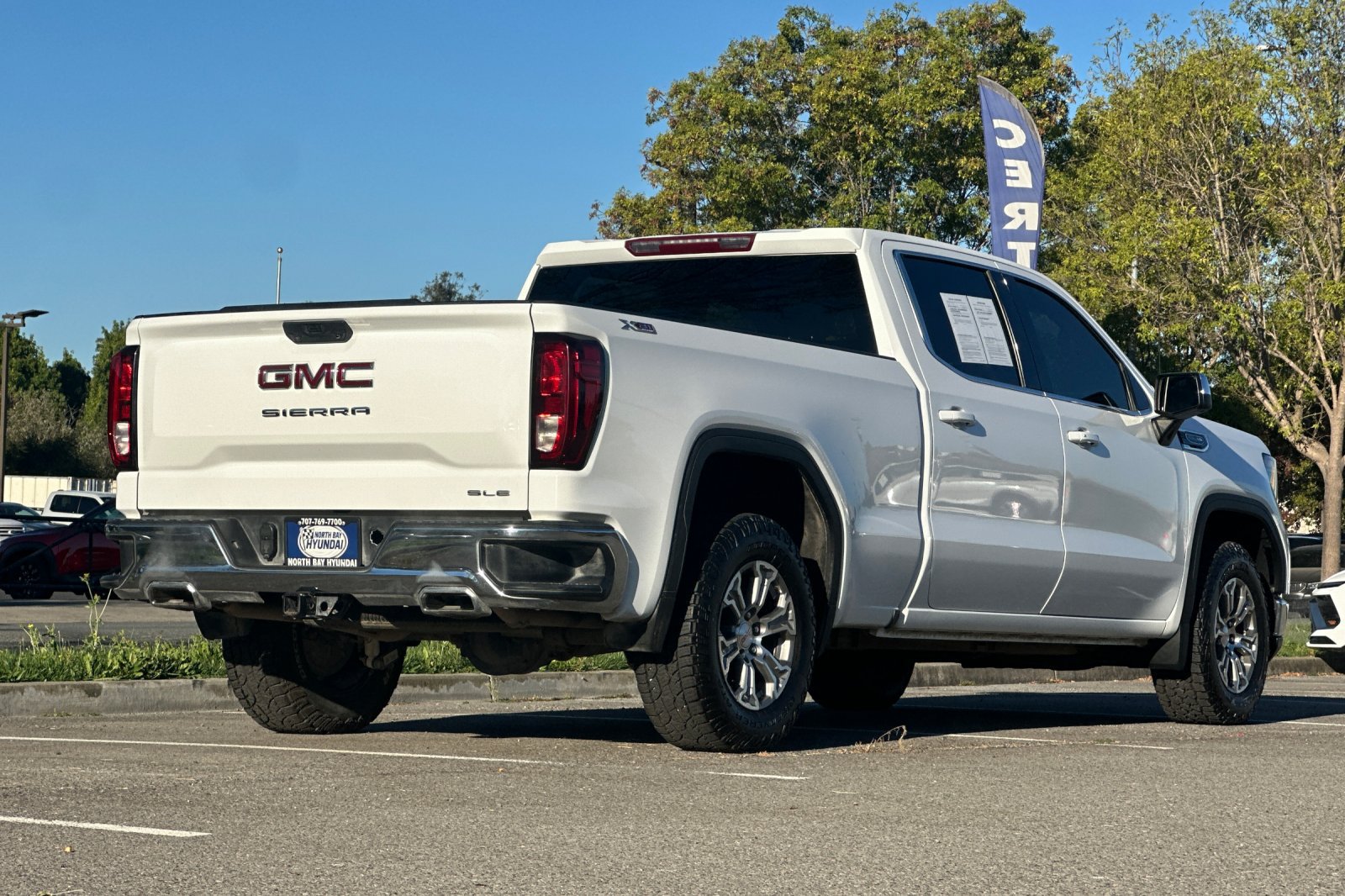 Used 2023 GMC Sierra 1500 SLE AWD/4WD image 4