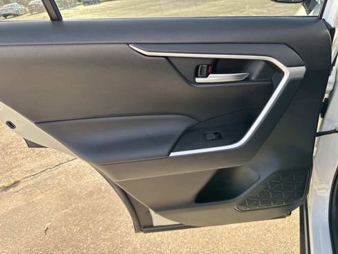 Used 2025 Toyota RAV4 XLE image 28