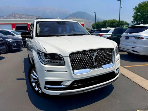 Used 2020 Lincoln Navigator Reserve w/ Luxury Package AWD/4WD image 2