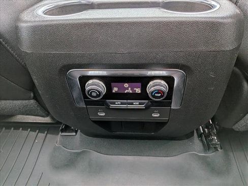 Used 2023 GMC Yukon SLT image 19