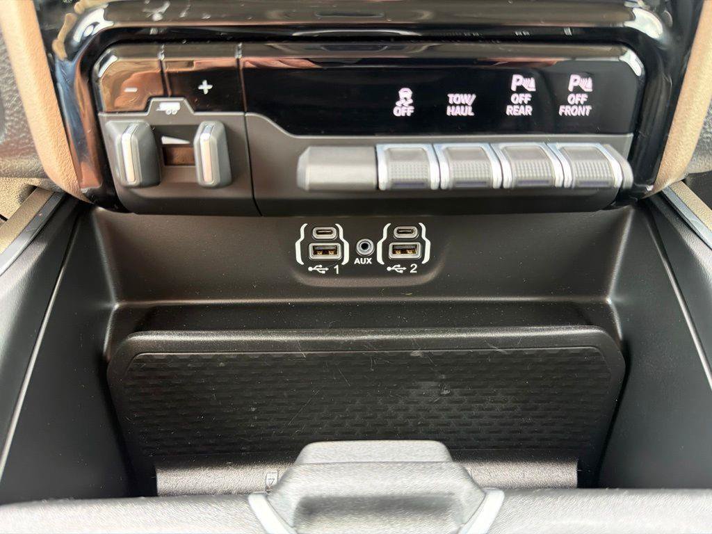 Used 2021 RAM 1500 Laramie AWD/4WD image 40
