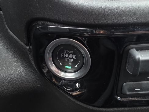 Used 2025 Chevrolet Silverado 1500 LT AWD/4WD image 34