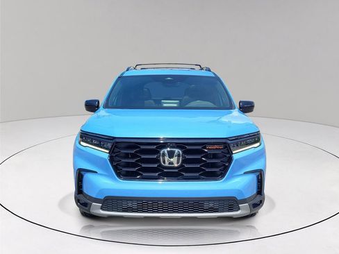 Used 2024 Honda Pilot TrailSport image 2
