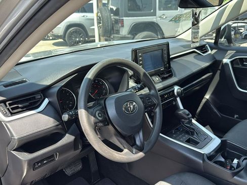 Used 2021 Toyota RAV4 XLE AWD/4WD image 8