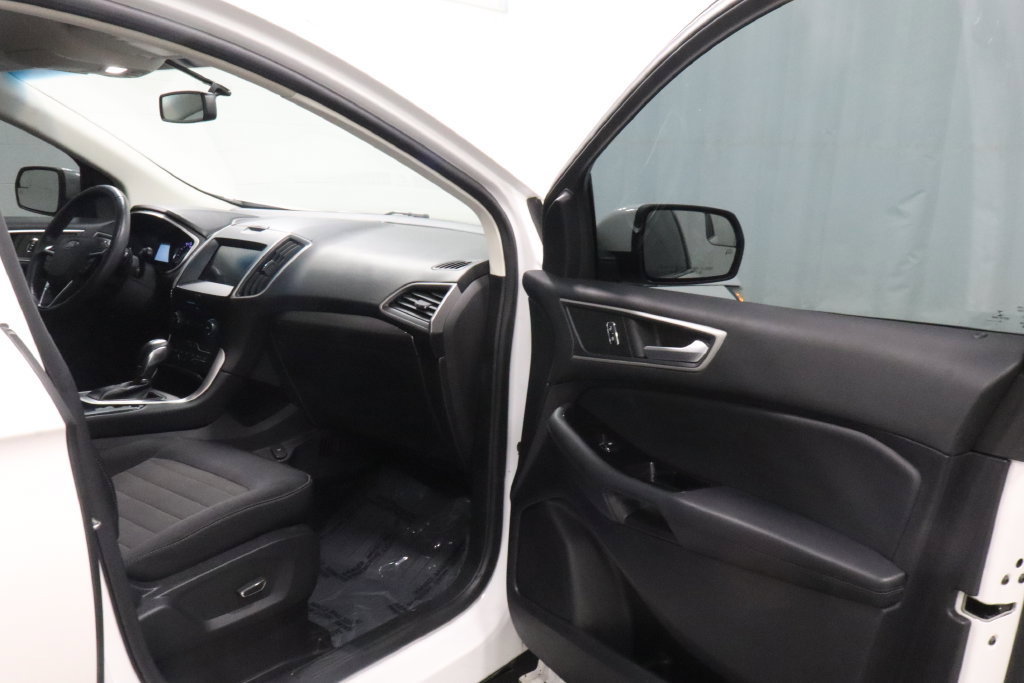 Used 2018 Ford Edge SEL w/ Equipment Group 201A AWD/4WD image 14
