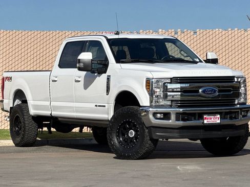 Used 2019 Ford F250 Lariat w/ Lariat Ultimate Package AWD/4WD image 2