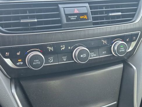 Used 2019 Honda Accord Touring image 9