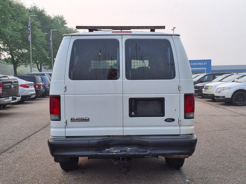 Used 2008 Ford E-250 and Econoline 250 RWD image 5