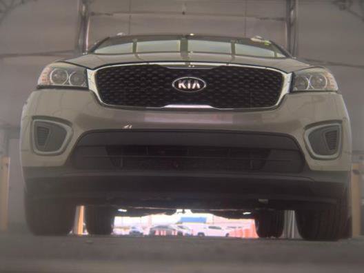 Used 2017 Kia Sorento FWD image 1