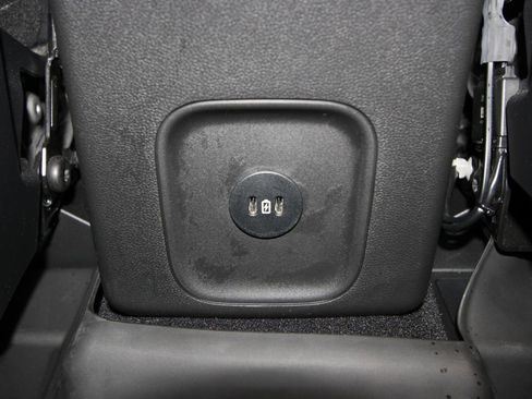 Used 2025 Ford Escape Platinum w/ Premium Technology Package image 28