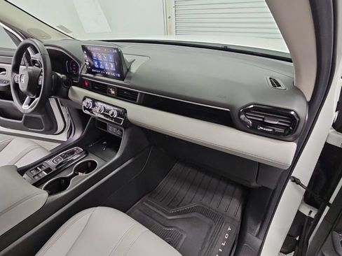 Used 2025 Honda Pilot Touring image 41
