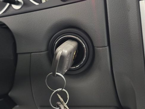 Used 2006 Chrysler Crossfire Limited RWD image 82